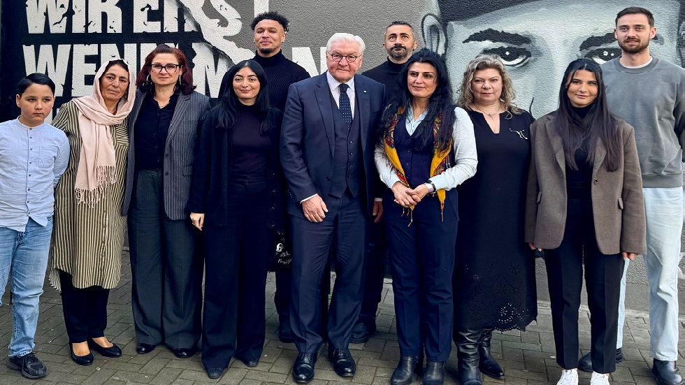 Ferda Ataman beim Besuch anlässlich des Gedenkens zu 5 Jahre Hanau 2025 Ferda Ataman beim Besuch anlässlich des Gedenkens zu 5 Jahre Hanau 2025